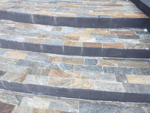 Плитка из Златолита Уральского для лестницы купить в Сахалинской области