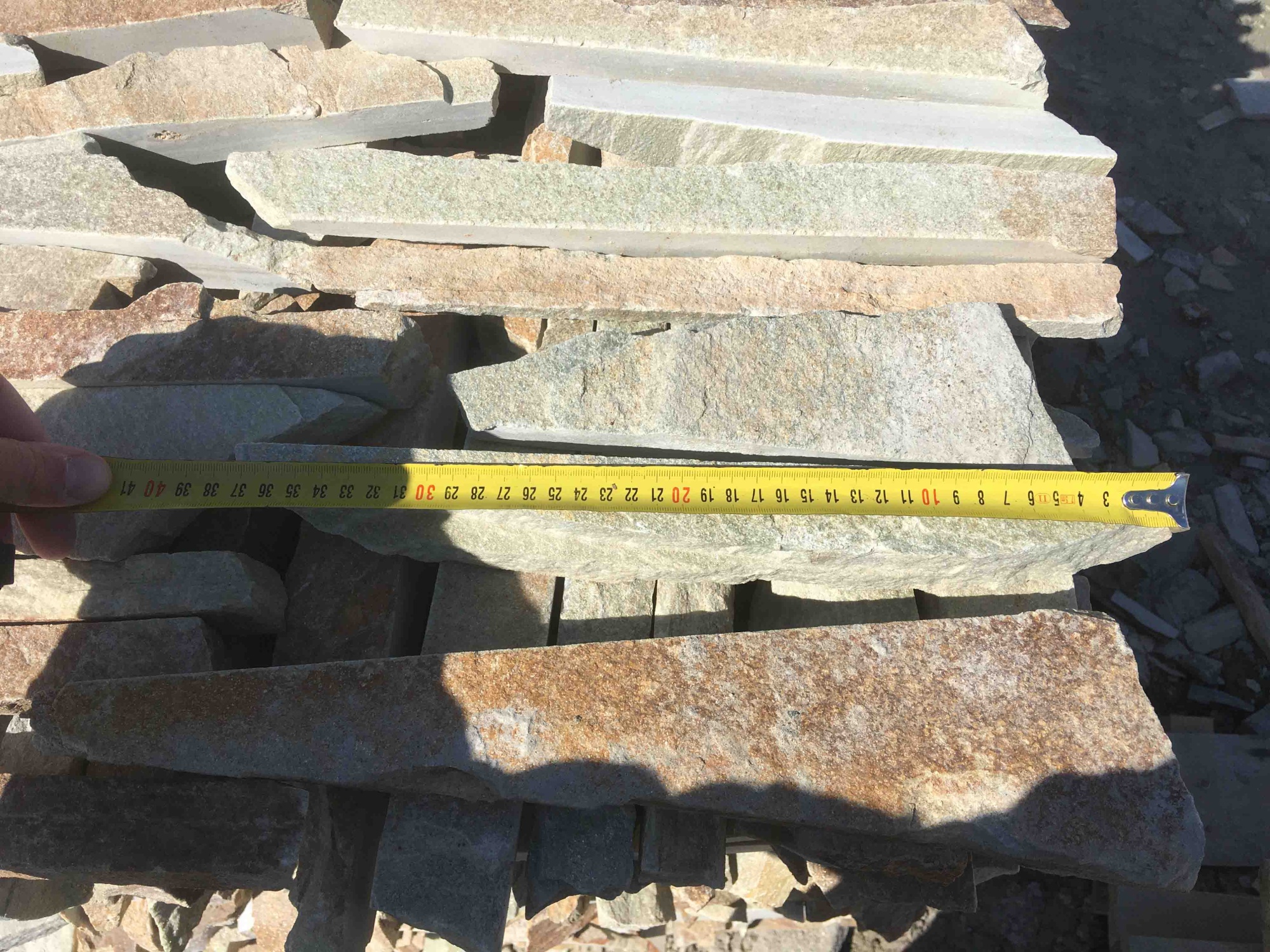 Горбушка златолит золотистый для облицовки купить в Сахалинской области