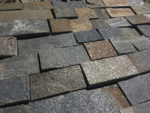 Плитка пилёная златолит Уральский для цоколя, отмостки купить в Сахалинской области