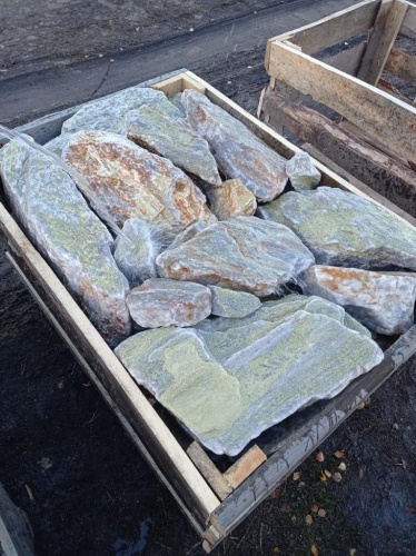 Златолит жёлтый, жёлто-зелёный глыбки и валуны для ланшафтного дизайна купить в Сахалинской области