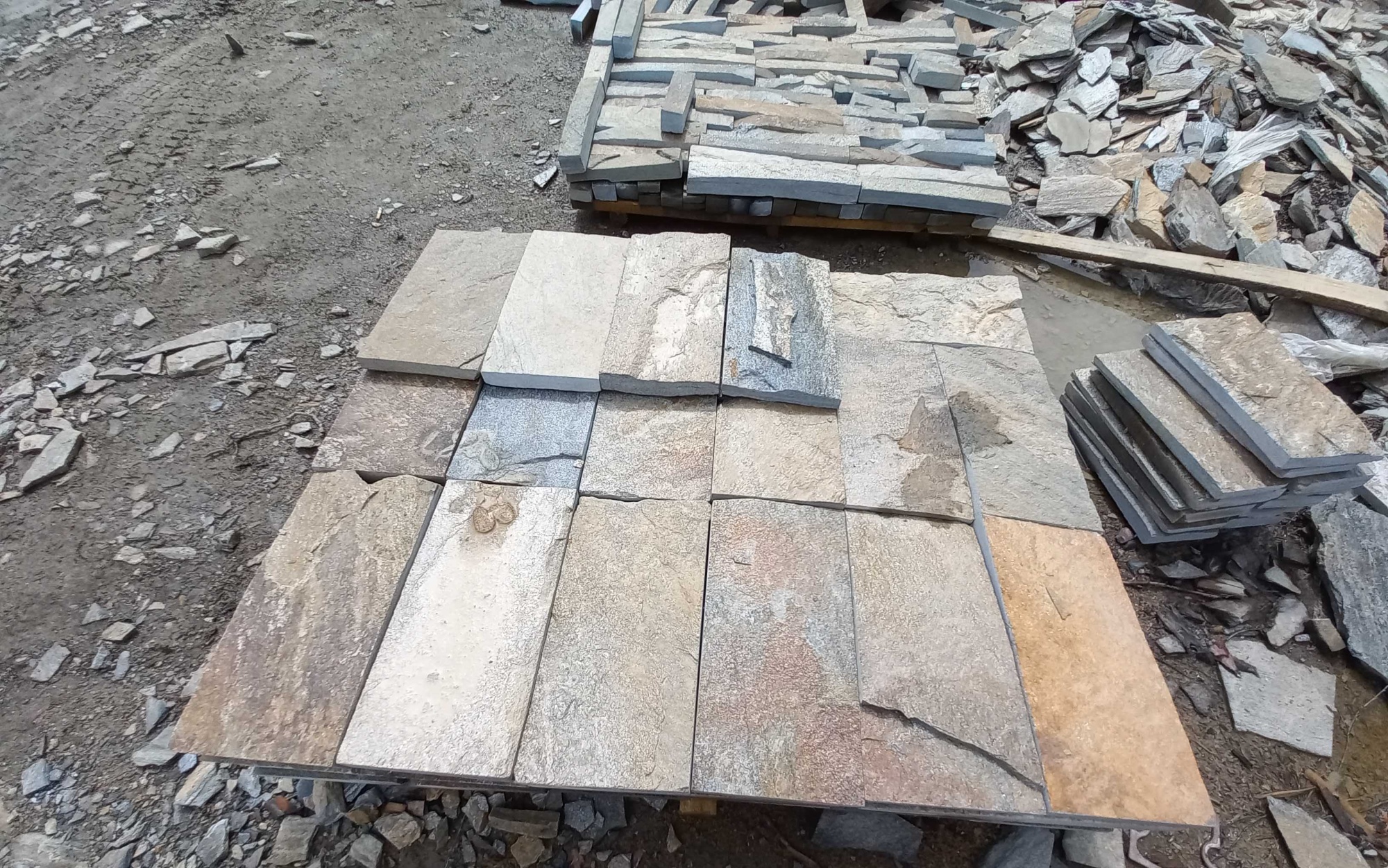 Плитка пилёная златолит Уральский для фасада купить в Сахалинской области