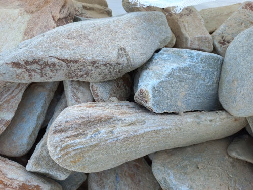 Златолит жёлтый, жёлто-зелёный глыбки и валуны для ланшафтного дизайна купить в Сахалинской области