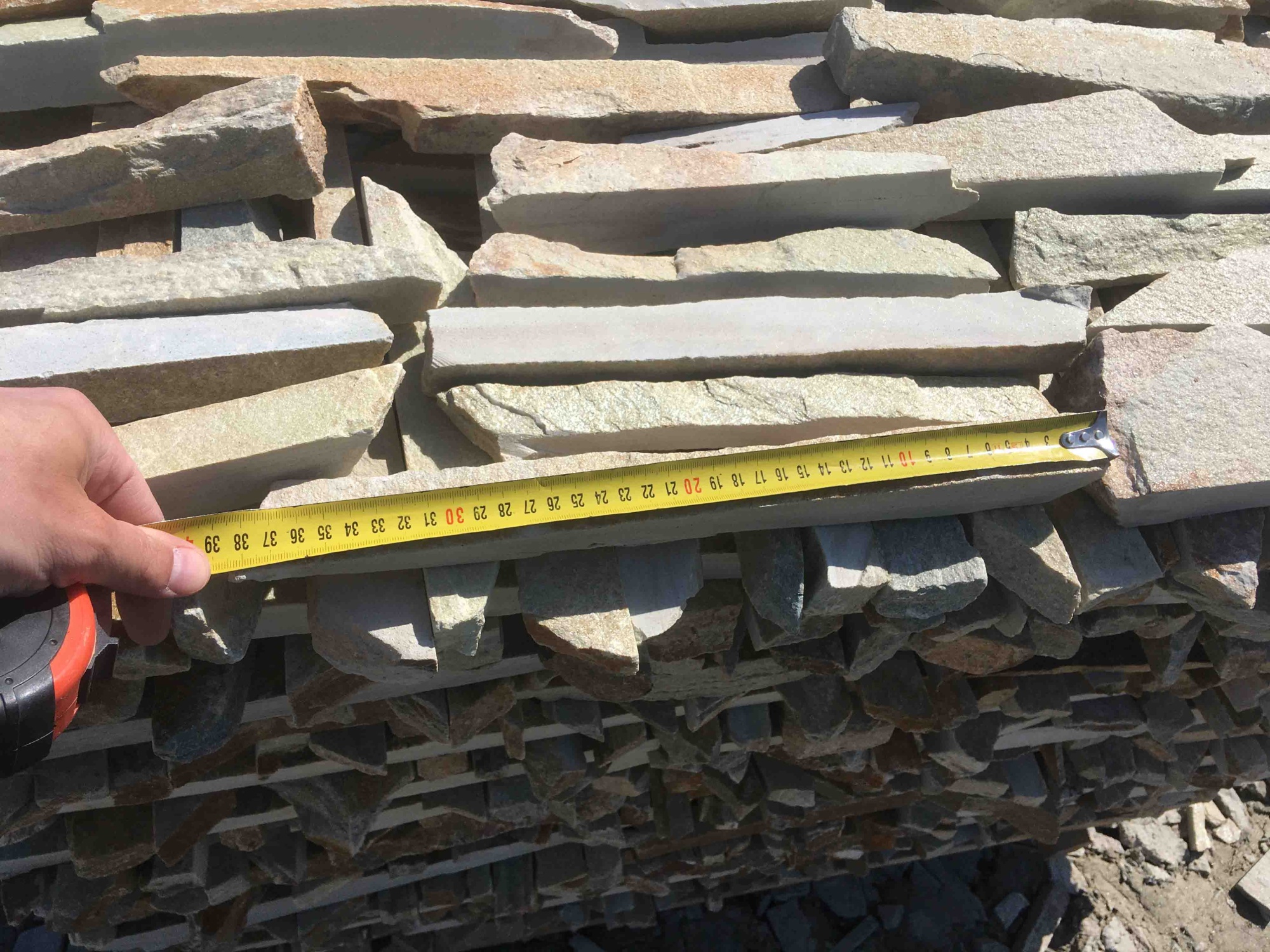 Горбушка златолит золотистый для облицовки купить в Сахалинской области