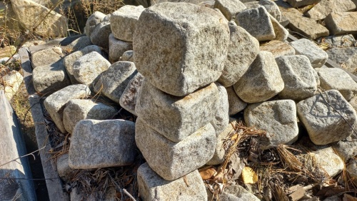 брусчатка-гранитная-колотая-галтованная