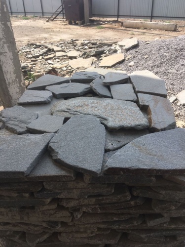 Златолит серебристый галтованный для лестниц купить в Сахалинской области